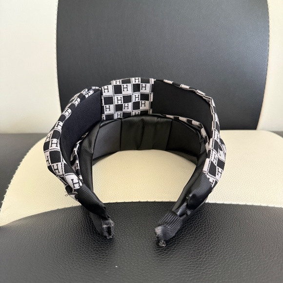 Set of Two Knot Headbands - Picture 6 of 7